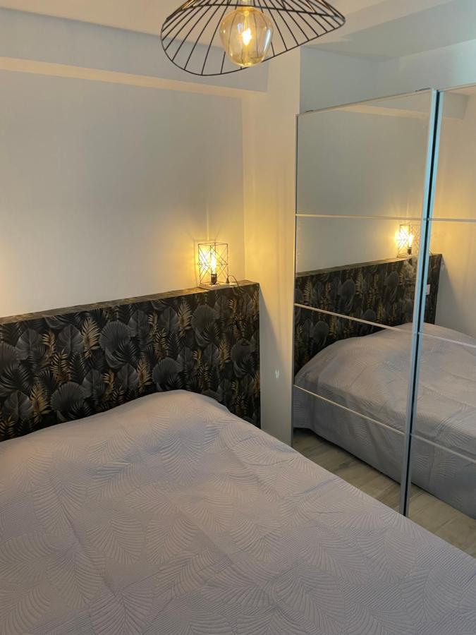 Appartement Pieds Dans L'Eau Vue Mer Bormes Les Mimosas Extérieur photo